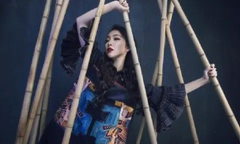 'Chim công làng múa' Linh Nga gây ấn tượng với loạt thiết kế thổ cẩm đẹp mắt